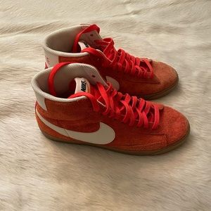 EUC Nike Blazer Mid Suede Vintage Max Orange Ivory